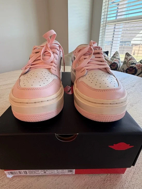 AIR JORDAN 1 ELEVATE LOW  SIZE 8 
EUC Always kept in ORIGINAL BOX - Picture 2 of 11